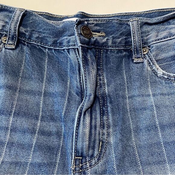 Kancan High Rise Distressed Fray Hem Denim Shorts Women's Size 11/29 - Picture 6 of 16